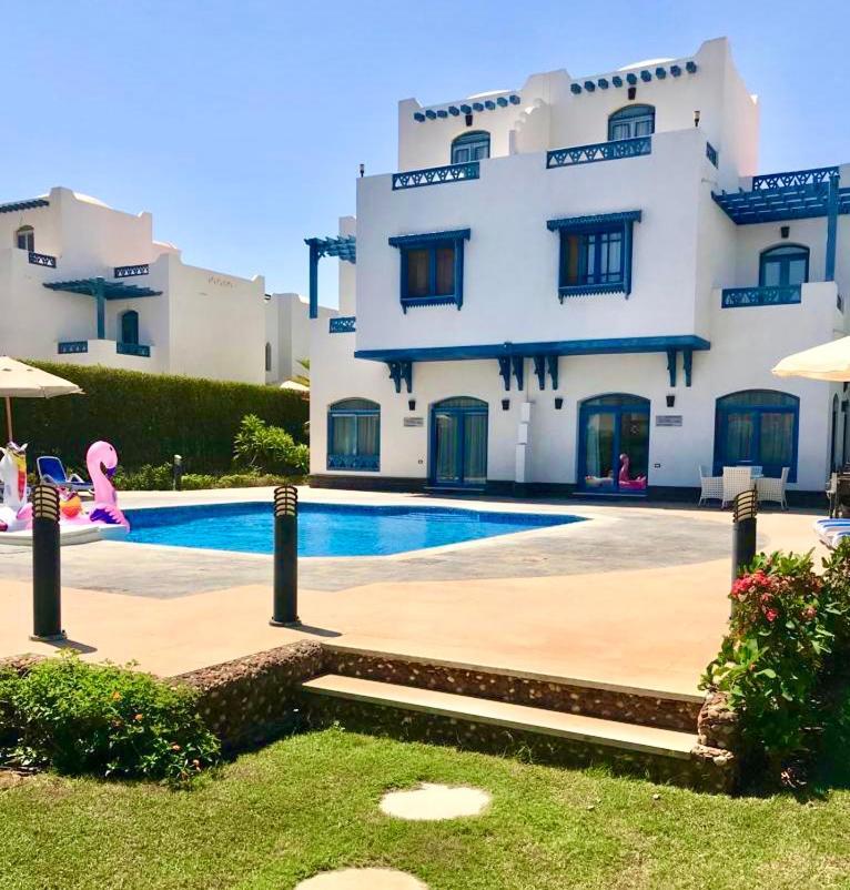 Luxury Villa With Pool In フルガダ エクステリア 写真