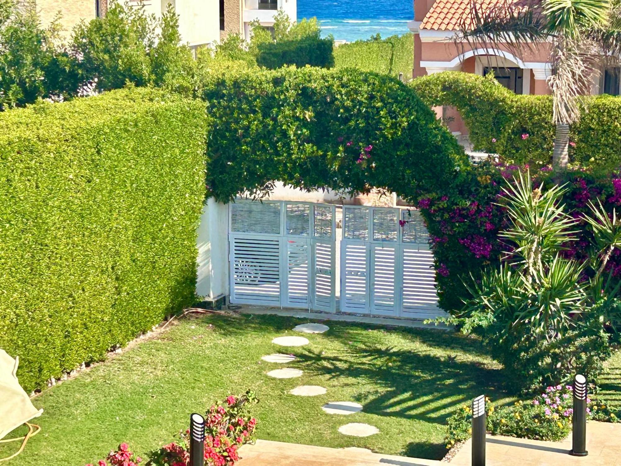 Luxury Villa With Pool In フルガダ エクステリア 写真