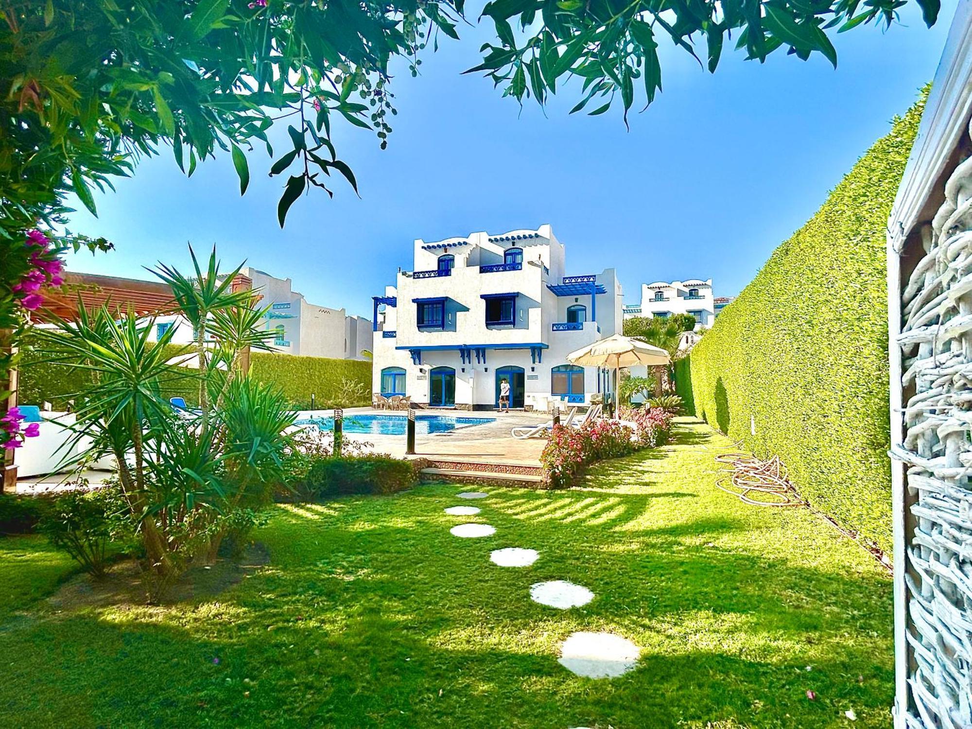 Luxury Villa With Pool In フルガダ エクステリア 写真